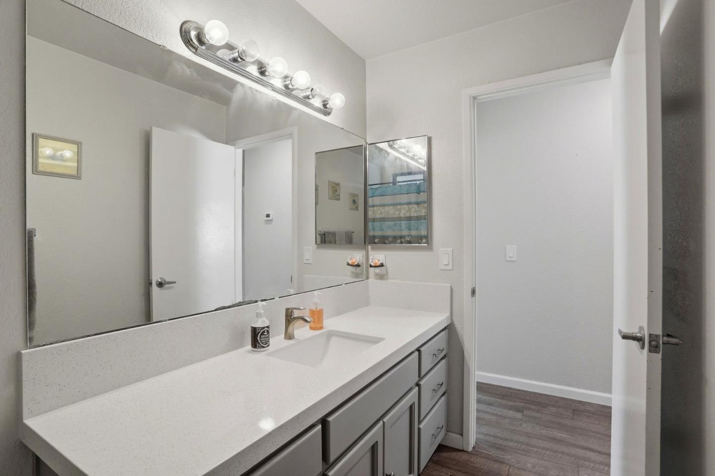 Detail Gallery Image 32 of 56 For 1090 Nez Perce Dr, Hollister,  CA 95023 - 3 Beds | 2 Baths