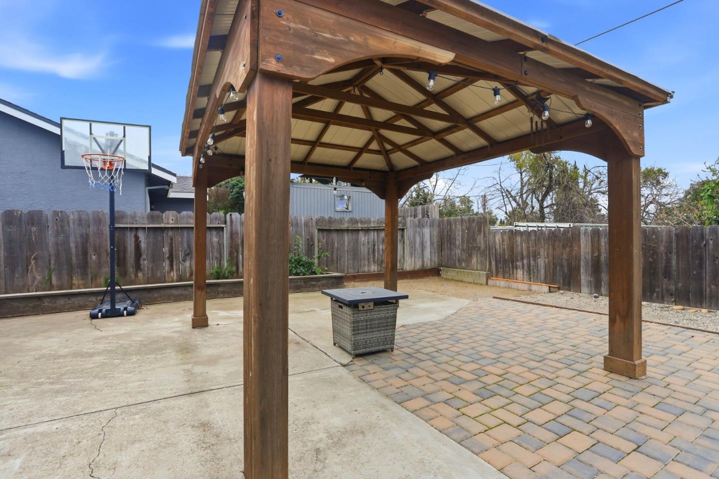 Detail Gallery Image 46 of 56 For 1090 Nez Perce Dr, Hollister,  CA 95023 - 3 Beds | 2 Baths