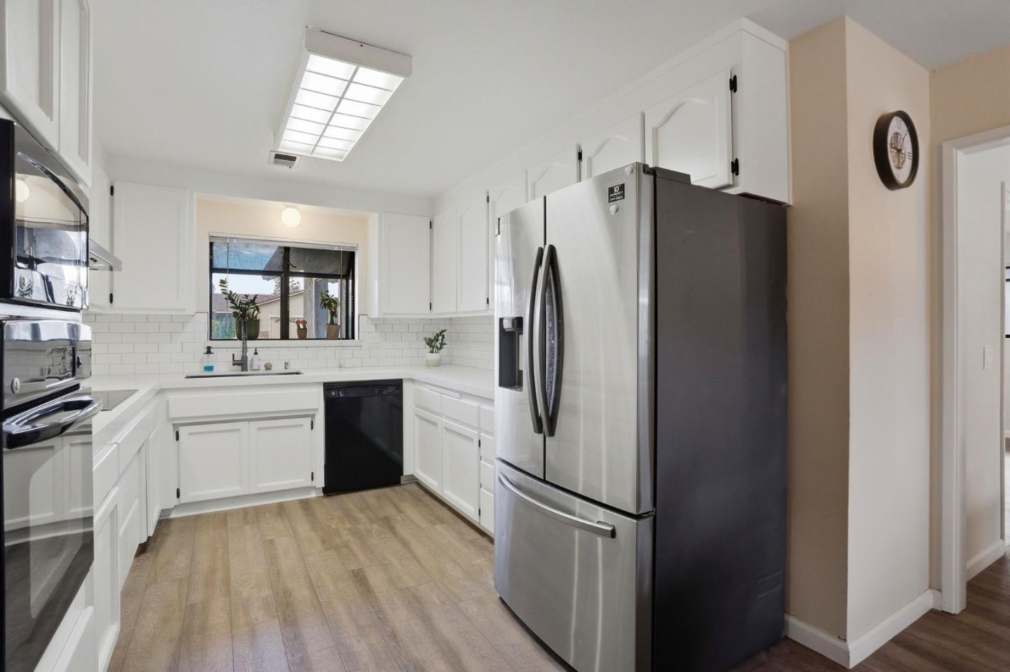 Detail Gallery Image 7 of 56 For 1090 Nez Perce Dr, Hollister,  CA 95023 - 3 Beds | 2 Baths