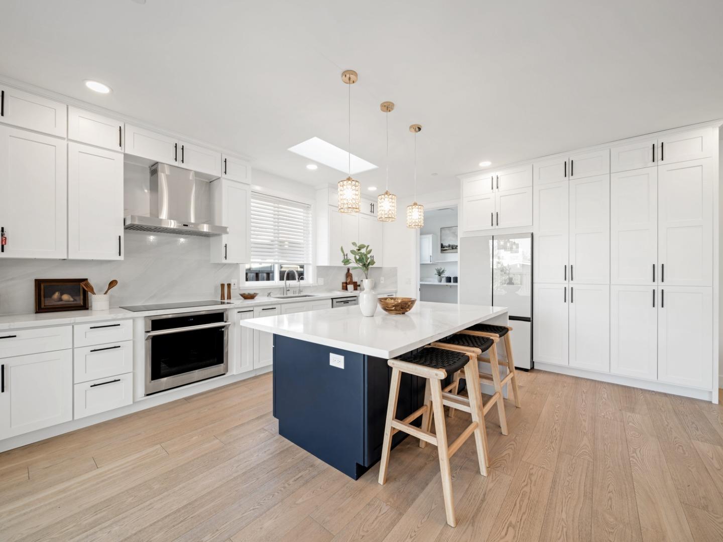 Detail Gallery Image 14 of 32 For 10831 Johnson Ave, Cupertino,  CA 95014 - 4 Beds | 4 Baths