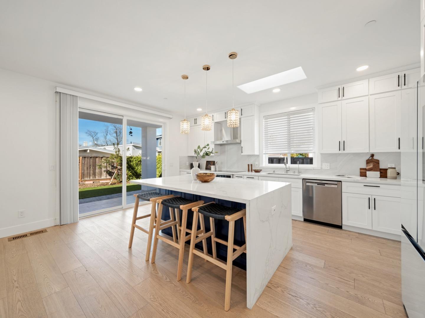 Detail Gallery Image 15 of 32 For 10831 Johnson Ave, Cupertino,  CA 95014 - 4 Beds | 4 Baths