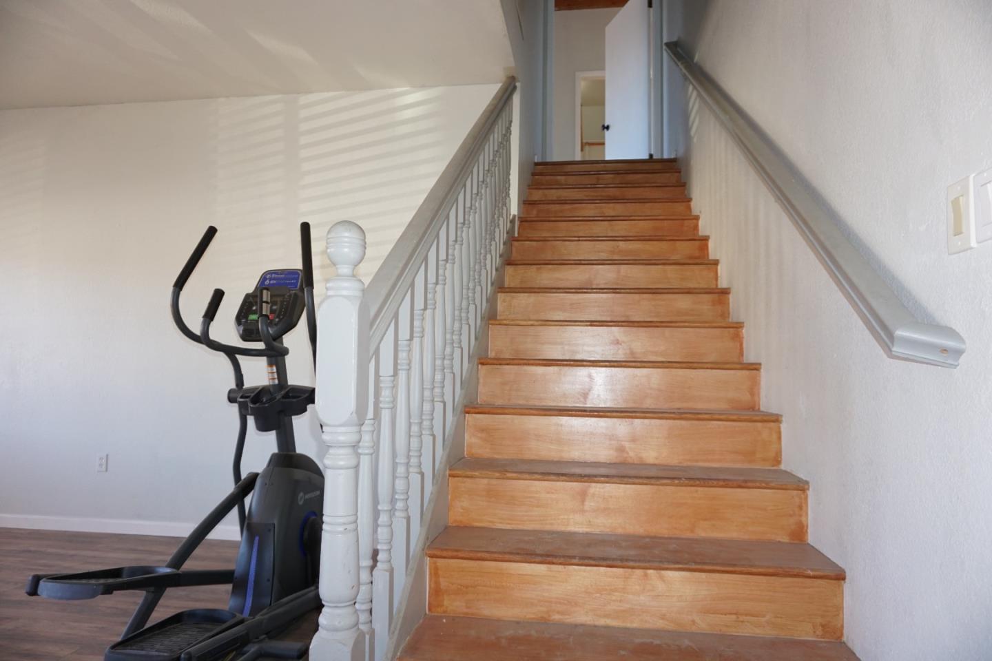 Detail Gallery Image 22 of 39 For 1016 Lombardy Dr, Modesto,  CA 95351 - 3 Beds | 3 Baths