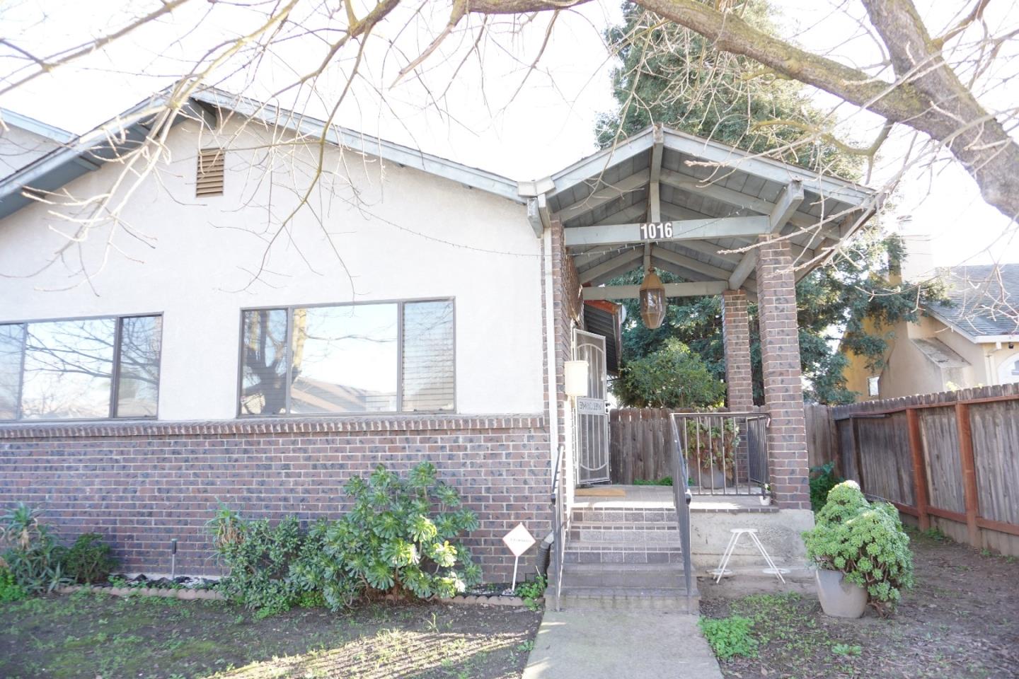 Detail Gallery Image 4 of 39 For 1016 Lombardy Dr, Modesto,  CA 95351 - 3 Beds | 3 Baths