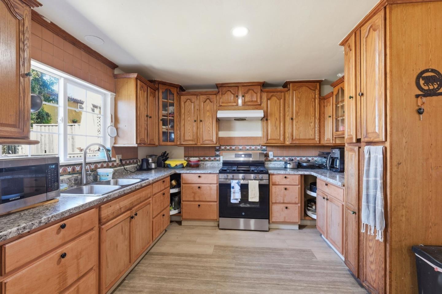 Detail Gallery Image 13 of 31 For 319 Jessie St, Santa Cruz,  CA 95060 - 3 Beds | 2 Baths