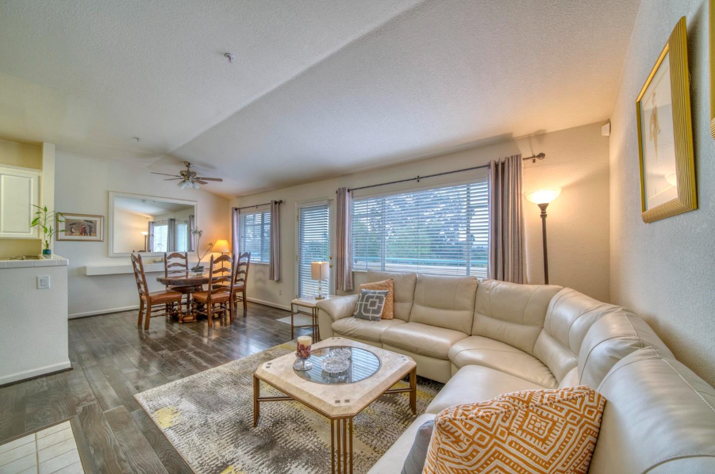 Detail Gallery Image 16 of 38 For 121 Skyline Dr, San Ramon,  CA 94583 - 2 Beds | 2 Baths