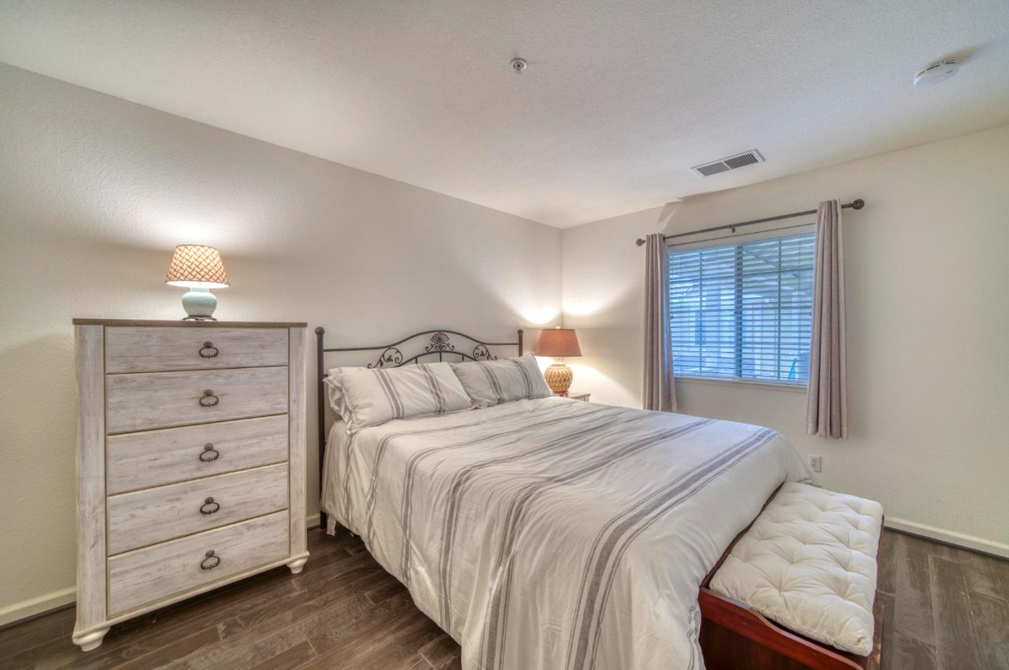 Detail Gallery Image 19 of 38 For 121 Skyline Dr, San Ramon,  CA 94583 - 2 Beds | 2 Baths