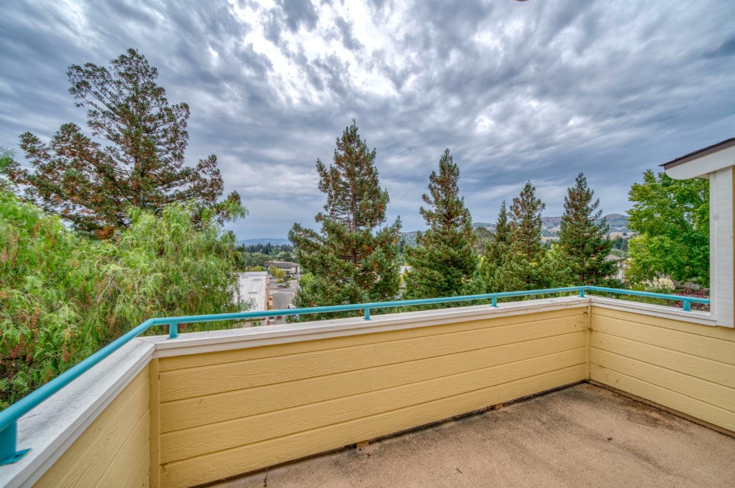 Detail Gallery Image 27 of 38 For 121 Skyline Dr, San Ramon,  CA 94583 - 2 Beds | 2 Baths