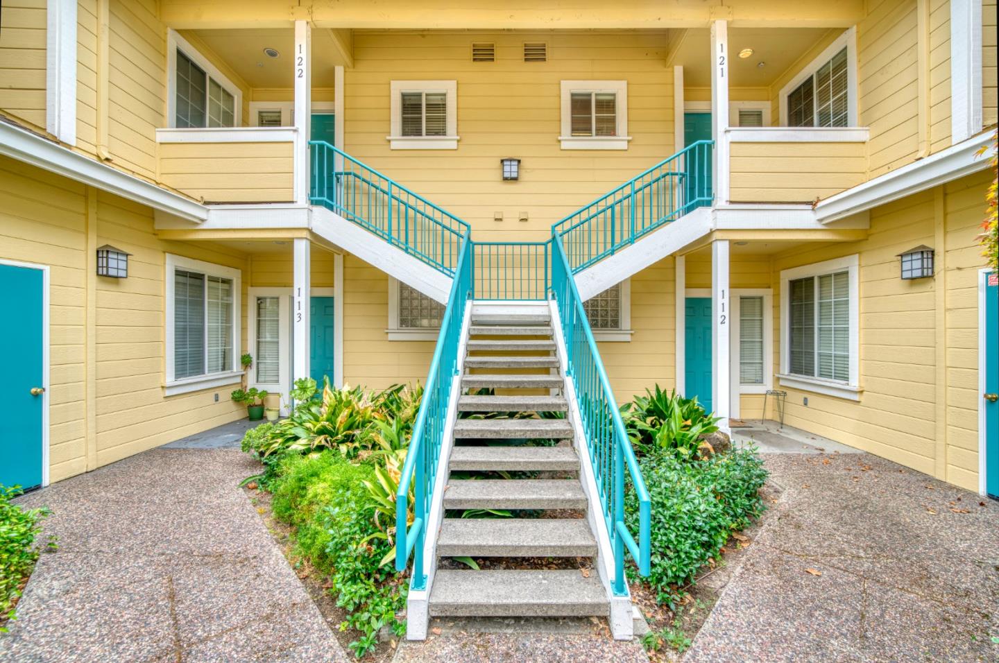 Detail Gallery Image 5 of 38 For 121 Skyline Dr, San Ramon,  CA 94583 - 2 Beds | 2 Baths