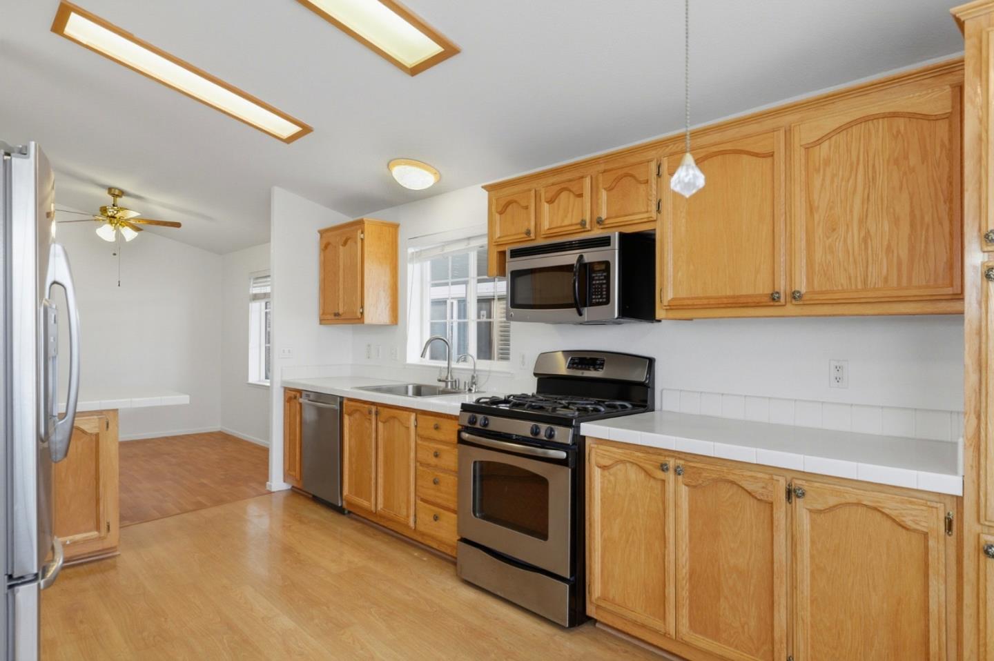 Detail Gallery Image 10 of 29 For 275 Burnett Ave #135,  Morgan Hill,  CA 95037 - 3 Beds | 2 Baths