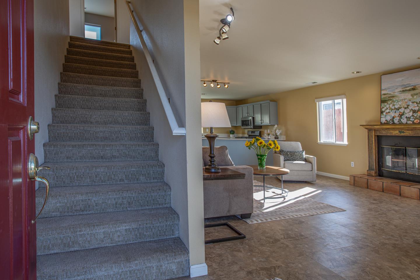 Detail Gallery Image 3 of 38 For 1336 Luxton St, Seaside,  CA 93955 - 3 Beds | 2/1 Baths