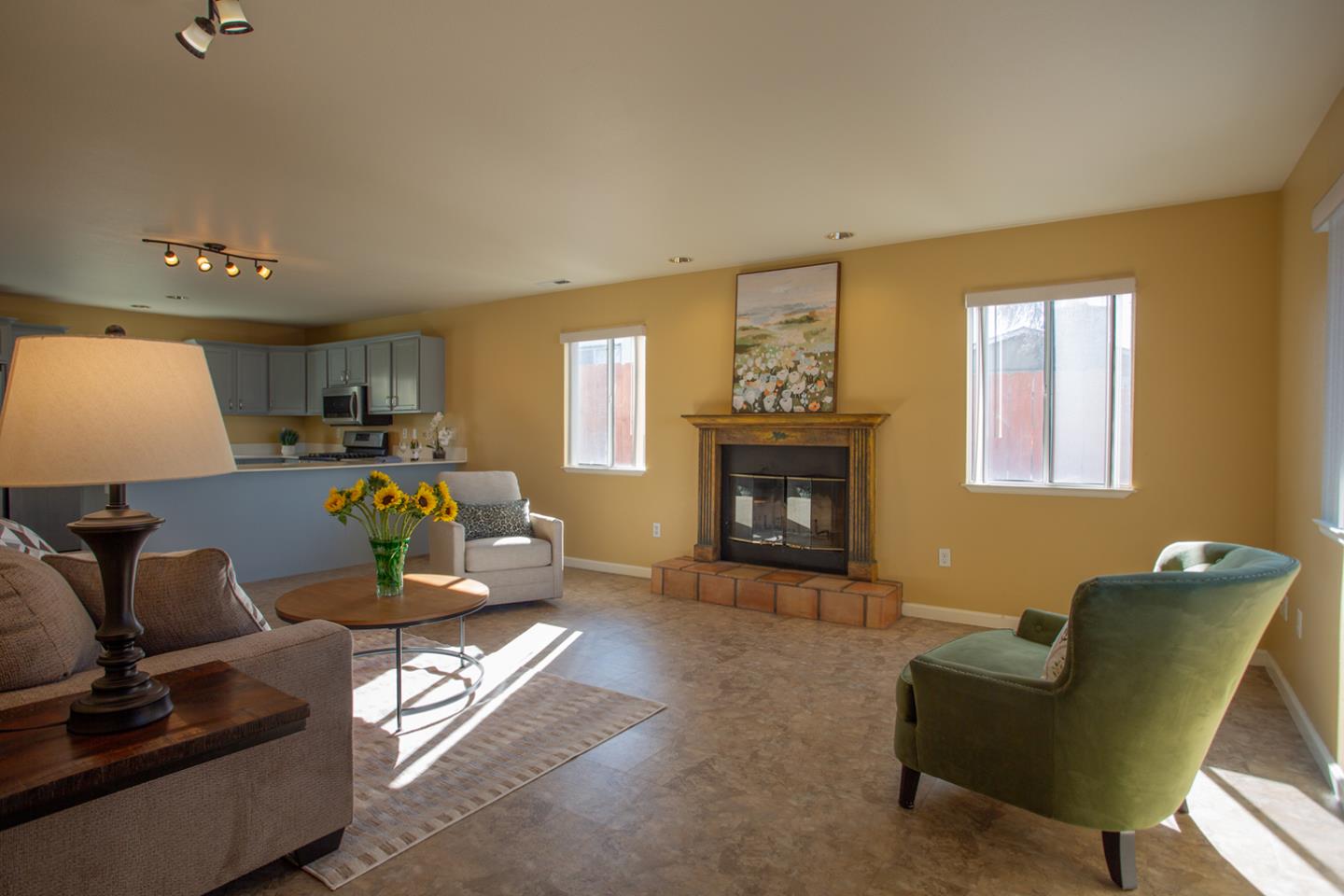 Detail Gallery Image 4 of 38 For 1336 Luxton St, Seaside,  CA 93955 - 3 Beds | 2/1 Baths