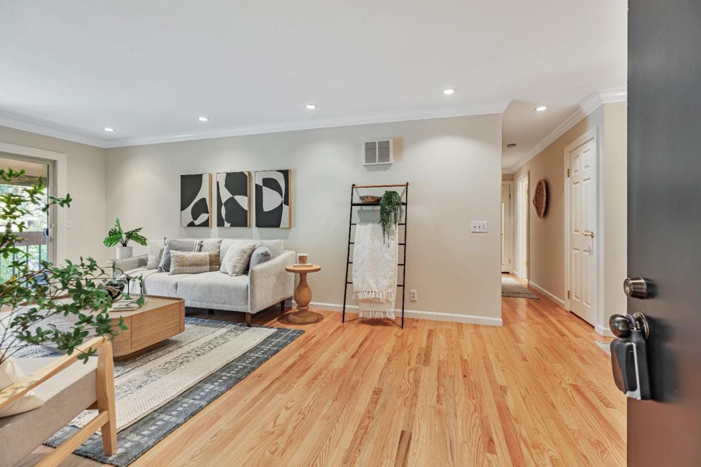 Detail Gallery Image 2 of 32 For 1210 Golden Oaks Ln, Monterey,  CA 93940 - 2 Beds | 2 Baths