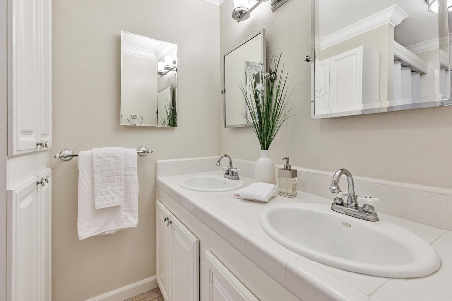Detail Gallery Image 20 of 32 For 1210 Golden Oaks Ln, Monterey,  CA 93940 - 2 Beds | 2 Baths