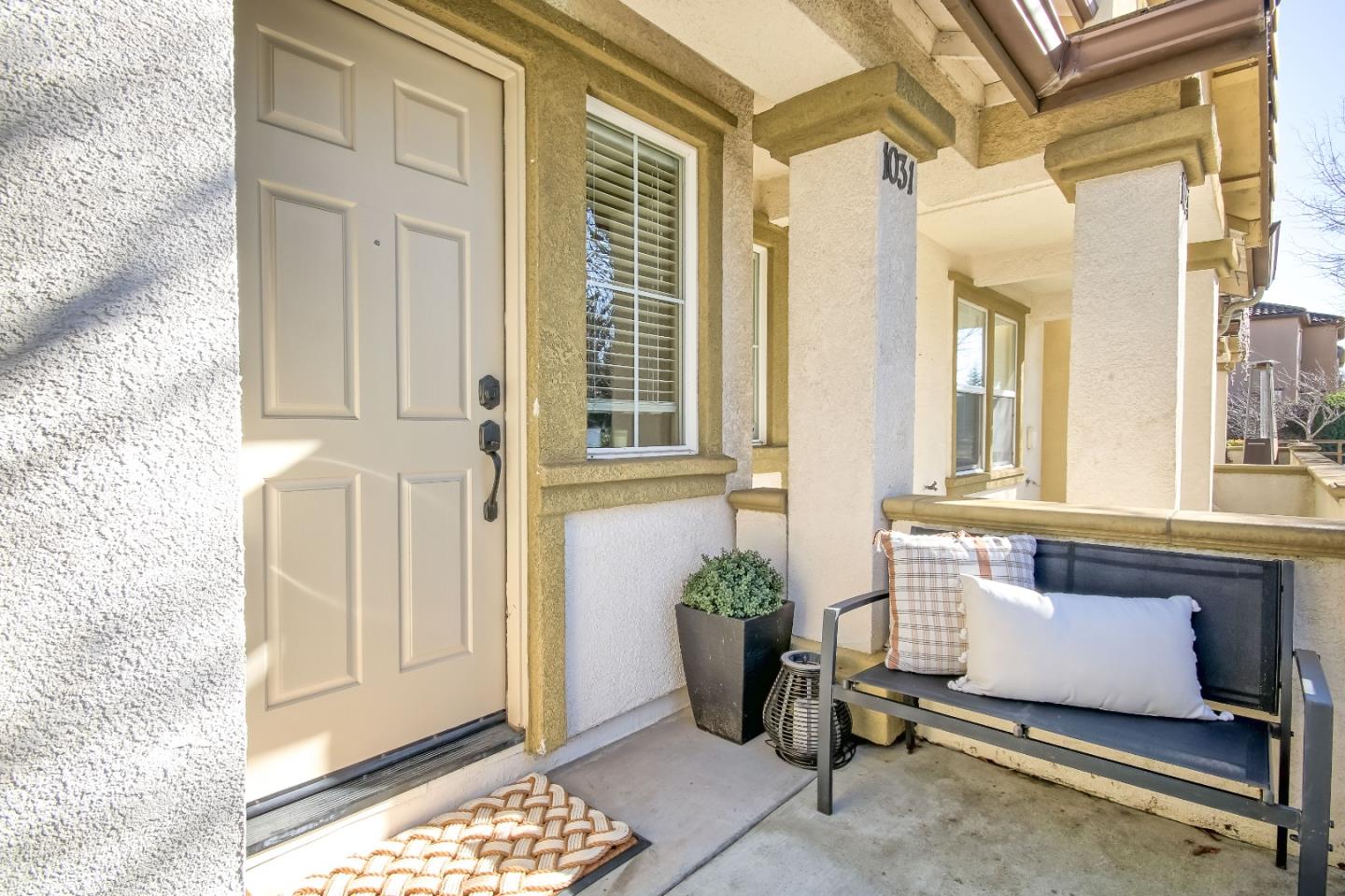 Detail Gallery Image 2 of 23 For 1031 Santa Rosa Ct, Watsonville,  CA 95076 - 2 Beds | 2 Baths