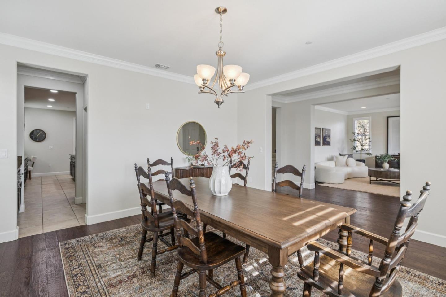 Detail Gallery Image 12 of 81 For 803 Sunrise Dr, Gilroy,  CA 95020 - 4 Beds | 3/1 Baths