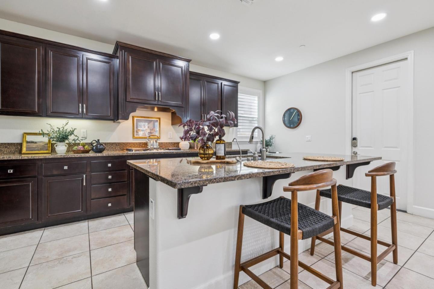 Detail Gallery Image 22 of 81 For 803 Sunrise Dr, Gilroy,  CA 95020 - 4 Beds | 3/1 Baths