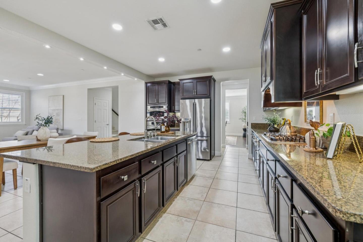 Detail Gallery Image 23 of 81 For 803 Sunrise Dr, Gilroy,  CA 95020 - 4 Beds | 3/1 Baths