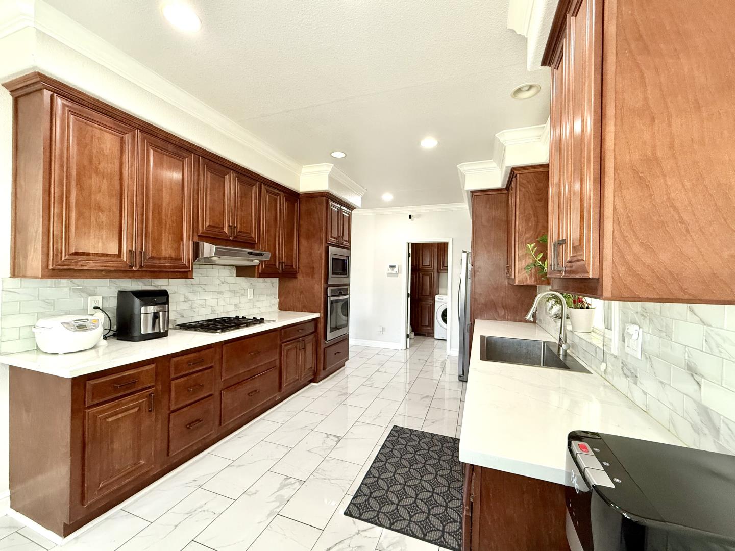 Detail Gallery Image 8 of 18 For 506 Chateau La Salle Dr #506,  San Jose,  CA 95111 - 3 Beds | 2 Baths