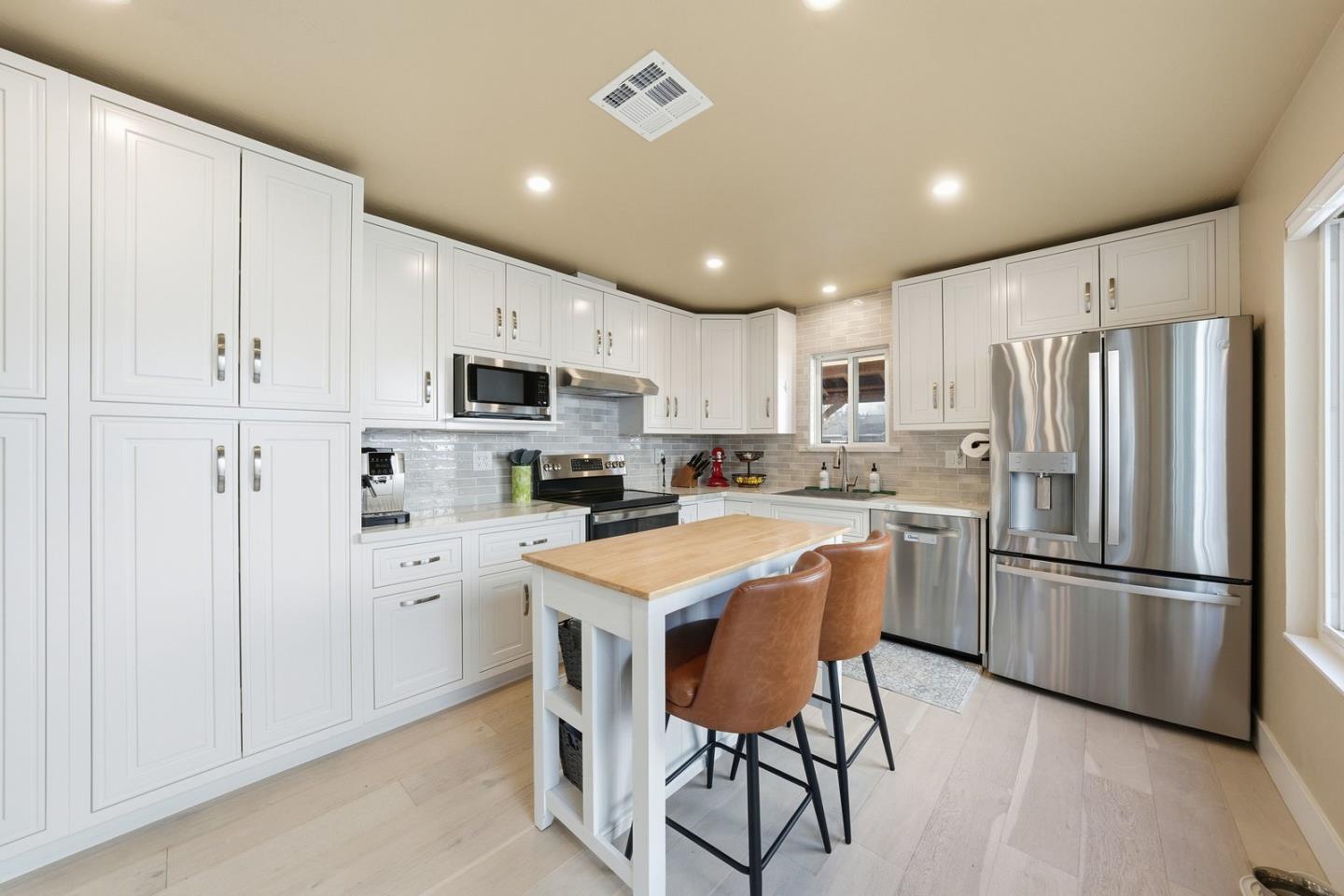 Detail Gallery Image 8 of 17 For 5368 Beech Grove Ct, San Jose,  CA 95123 - 3 Beds | 2 Baths