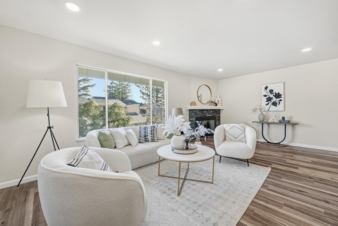 Detail Gallery Image 3 of 34 For 42 Lyonridge Ln, San Mateo,  CA 94402 - 3 Beds | 2/1 Baths