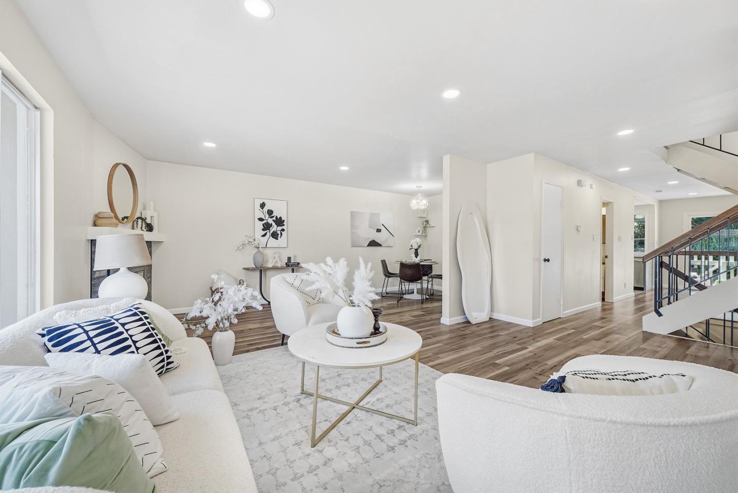 Detail Gallery Image 4 of 34 For 42 Lyonridge Ln, San Mateo,  CA 94402 - 3 Beds | 2/1 Baths