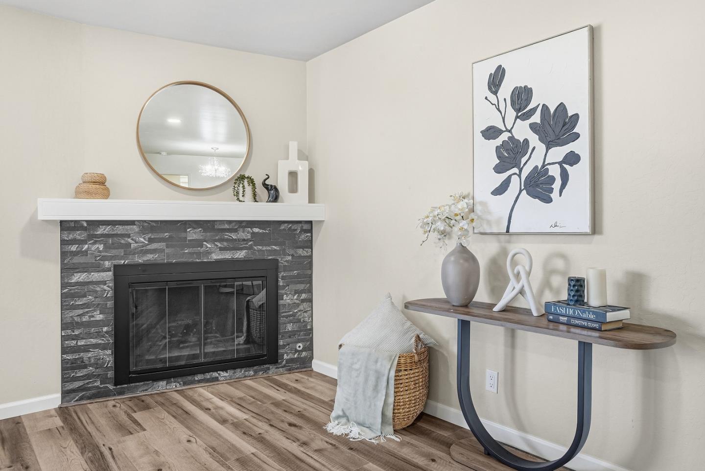 Detail Gallery Image 5 of 34 For 42 Lyonridge Ln, San Mateo,  CA 94402 - 3 Beds | 2/1 Baths