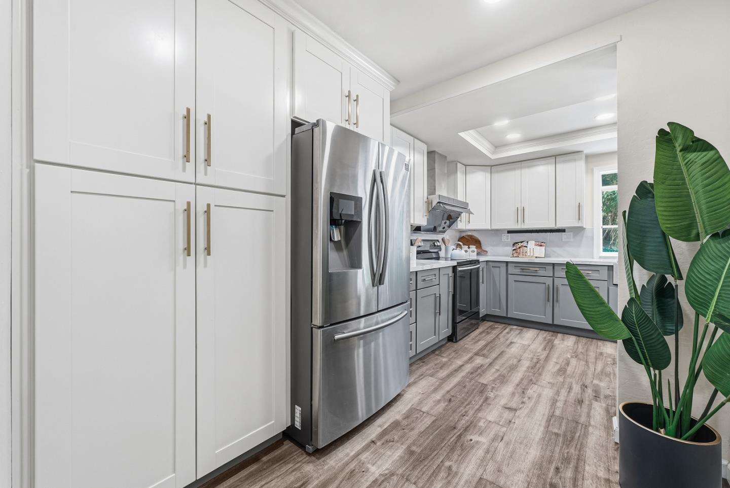 Detail Gallery Image 8 of 34 For 42 Lyonridge Ln, San Mateo,  CA 94402 - 3 Beds | 2/1 Baths