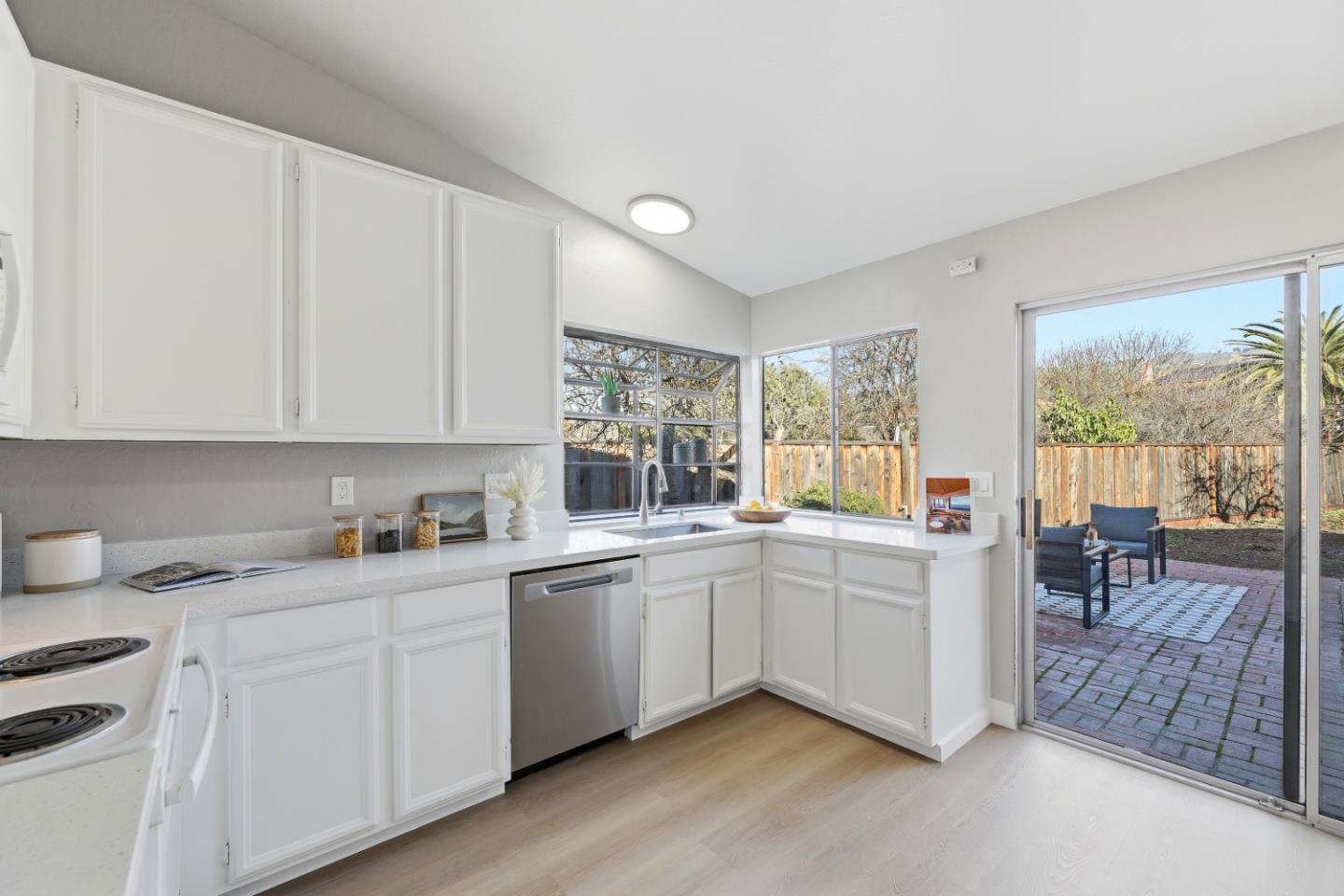 Detail Gallery Image 10 of 32 For 2822 Rainwood Ct, San Jose,  CA 95148 - 4 Beds | 2 Baths