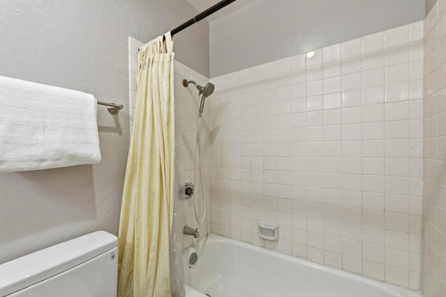 Detail Gallery Image 25 of 32 For 2822 Rainwood Ct, San Jose,  CA 95148 - 4 Beds | 2 Baths