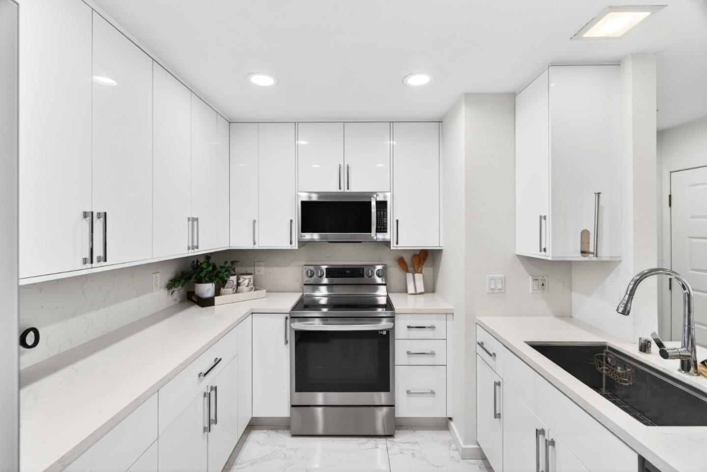 Detail Gallery Image 12 of 32 For 286 Hackamore Cmn, Fremont,  CA 94539 - 2 Beds | 1 Baths