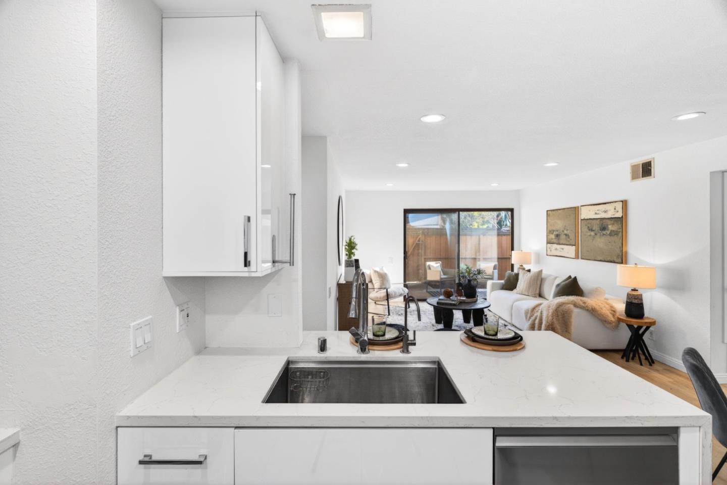 Detail Gallery Image 13 of 32 For 286 Hackamore Cmn, Fremont,  CA 94539 - 2 Beds | 1 Baths