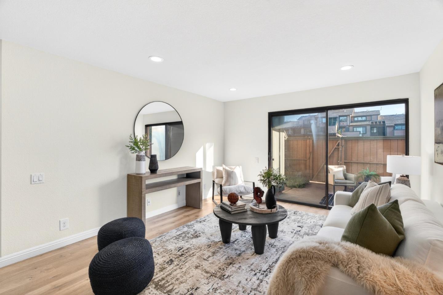 Detail Gallery Image 4 of 32 For 286 Hackamore Cmn, Fremont,  CA 94539 - 2 Beds | 1 Baths