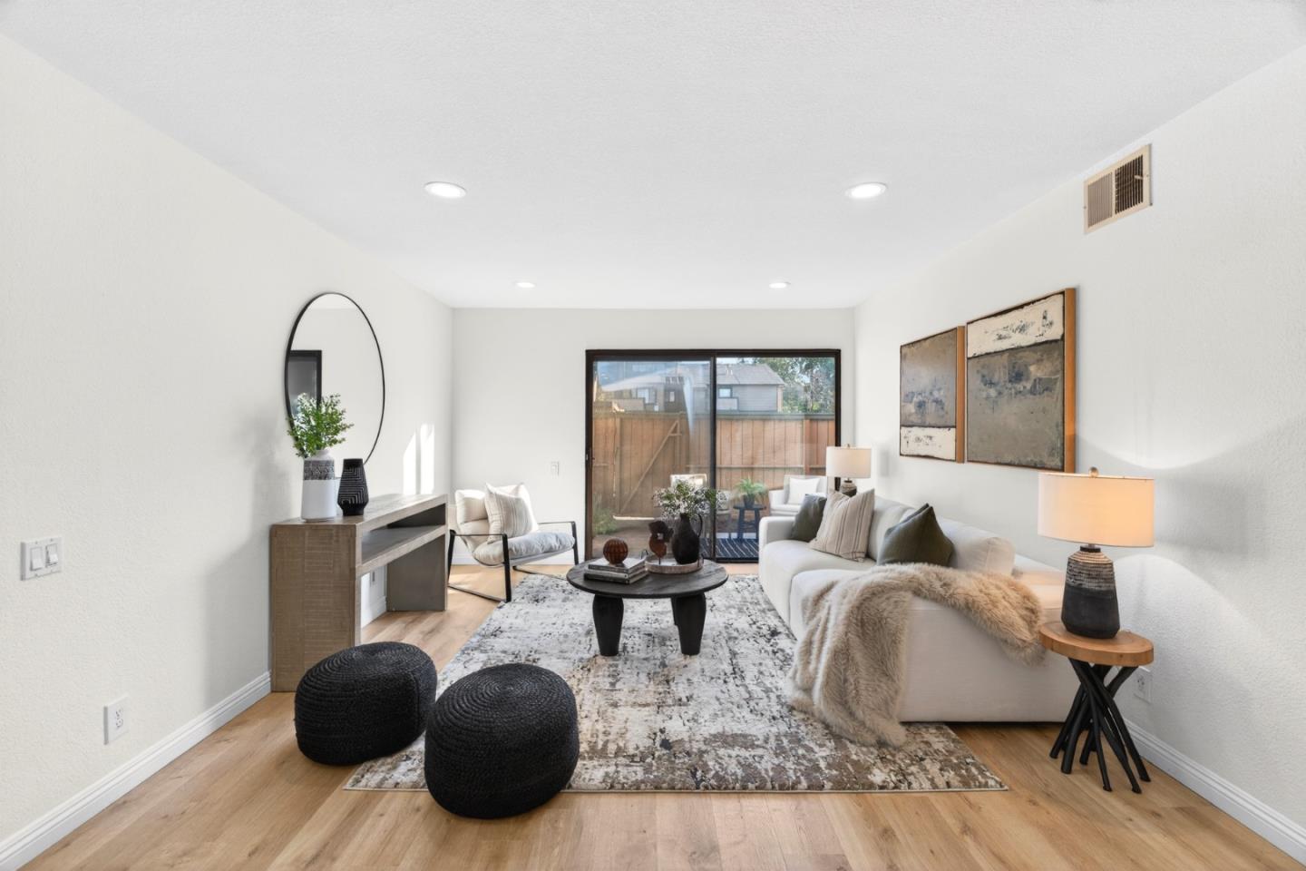 Detail Gallery Image 5 of 32 For 286 Hackamore Cmn, Fremont,  CA 94539 - 2 Beds | 1 Baths