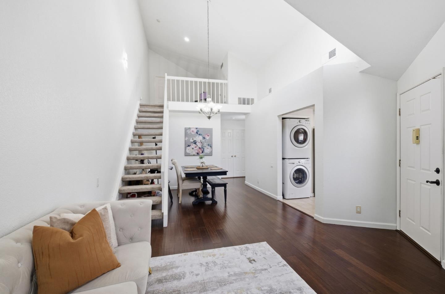 Detail Gallery Image 3 of 26 For 2732 Buena View Ct, San Jose,  CA 95121 - 2 Beds | 2 Baths