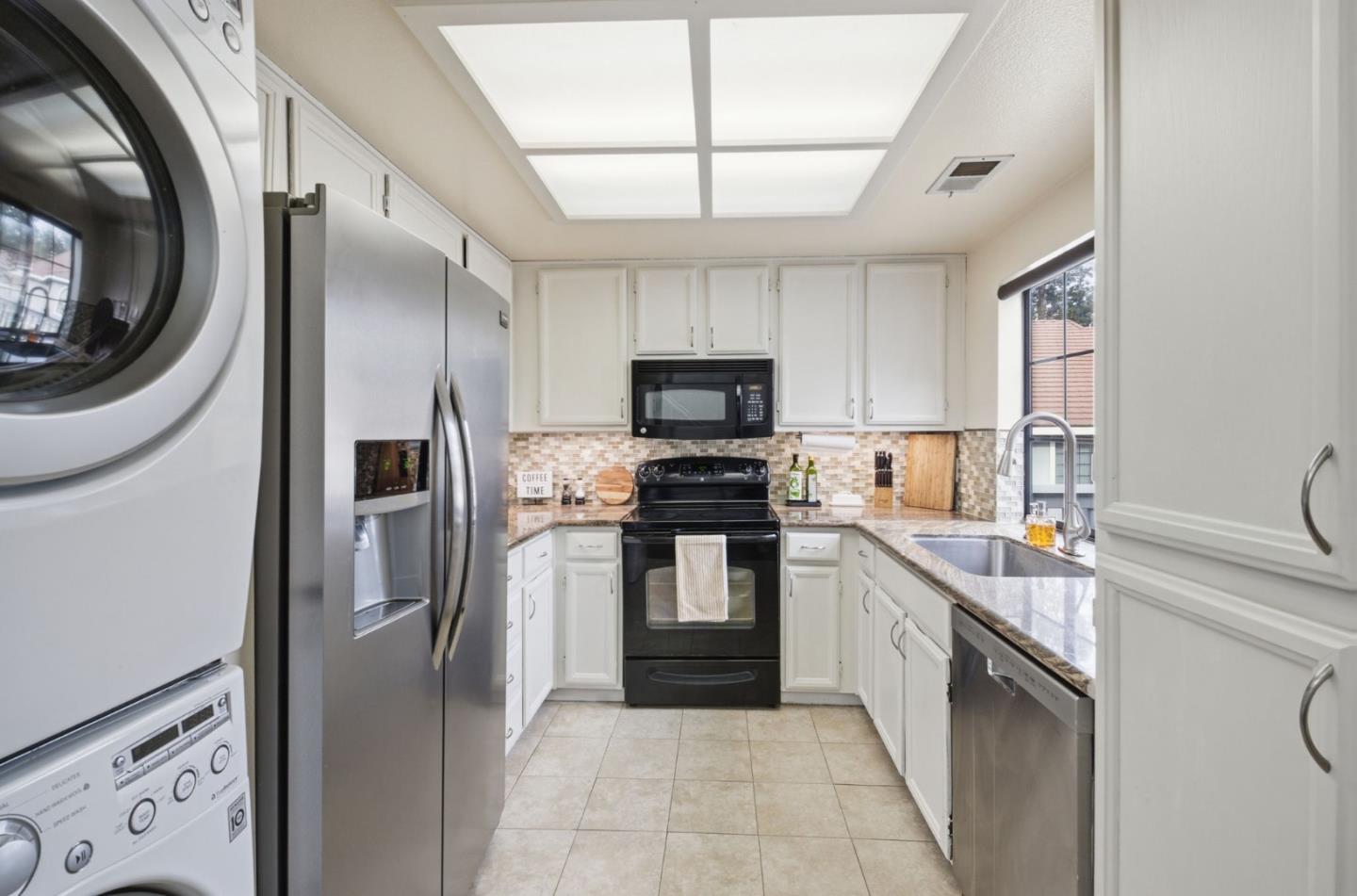 Detail Gallery Image 6 of 26 For 2732 Buena View Ct, San Jose,  CA 95121 - 2 Beds | 2 Baths