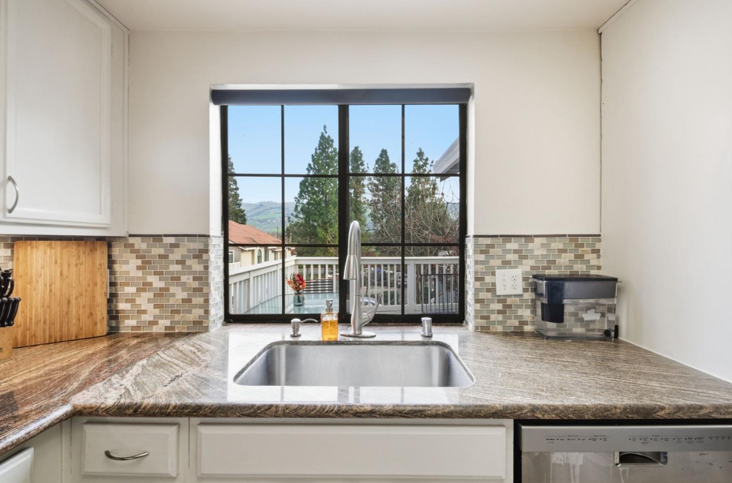 Detail Gallery Image 9 of 26 For 2732 Buena View Ct, San Jose,  CA 95121 - 2 Beds | 2 Baths