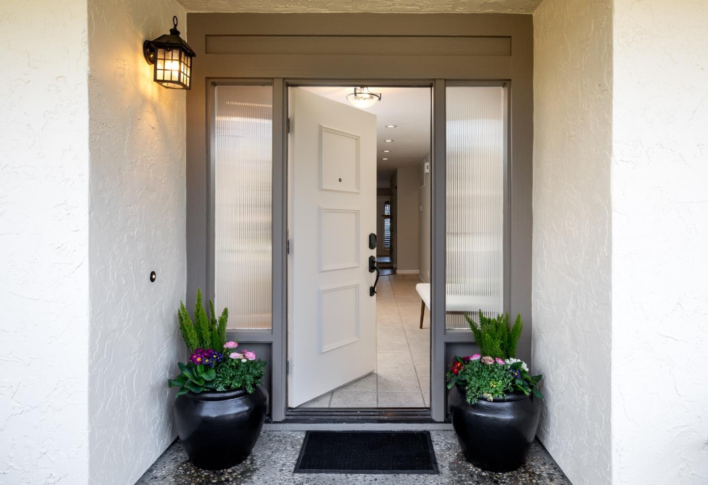 Detail Gallery Image 2 of 28 For 11052 Canyon Vista Dr, Cupertino,  CA 95014 - 2 Beds | 2 Baths