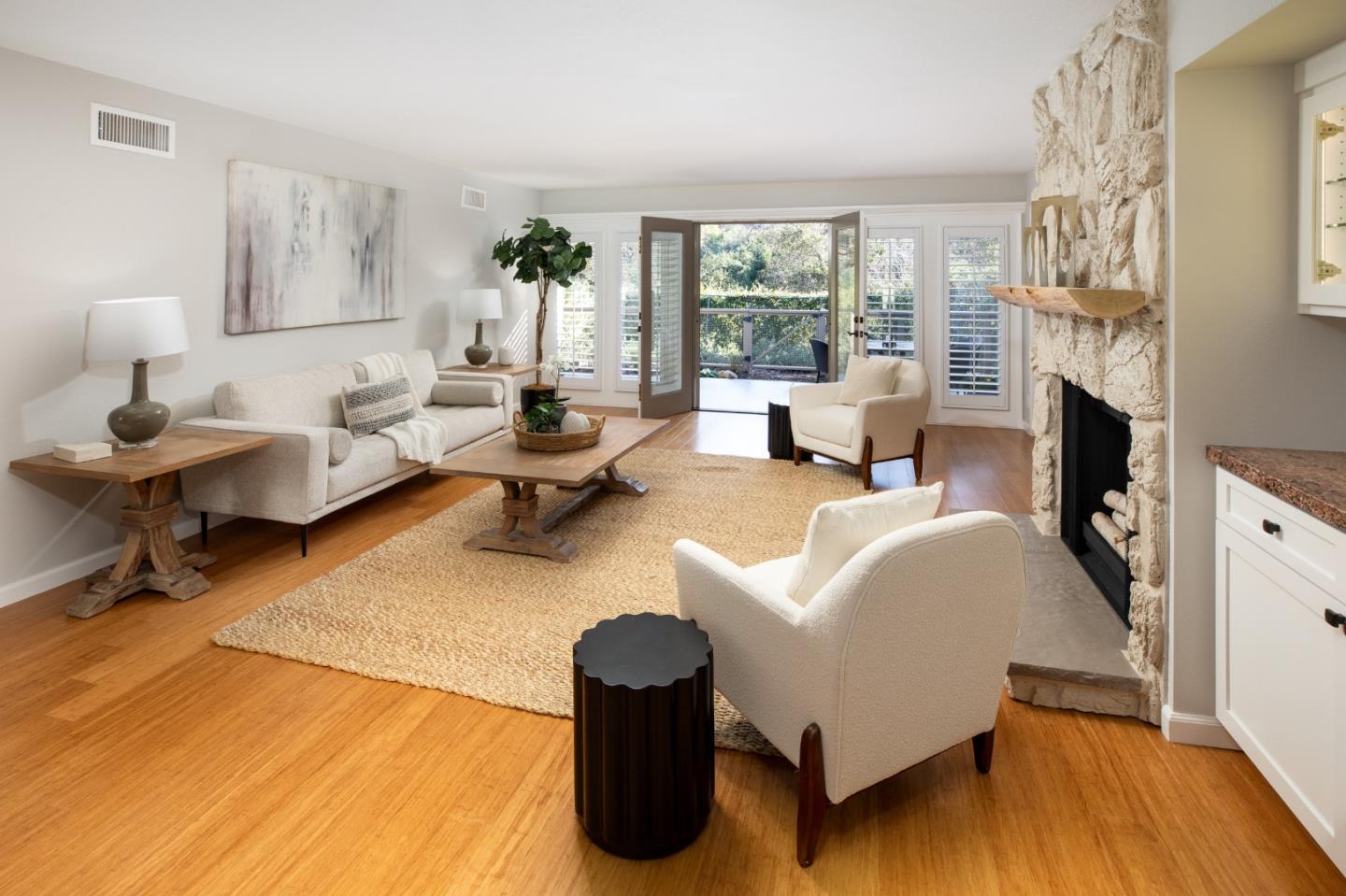 Detail Gallery Image 4 of 28 For 11052 Canyon Vista Dr, Cupertino,  CA 95014 - 2 Beds | 2 Baths