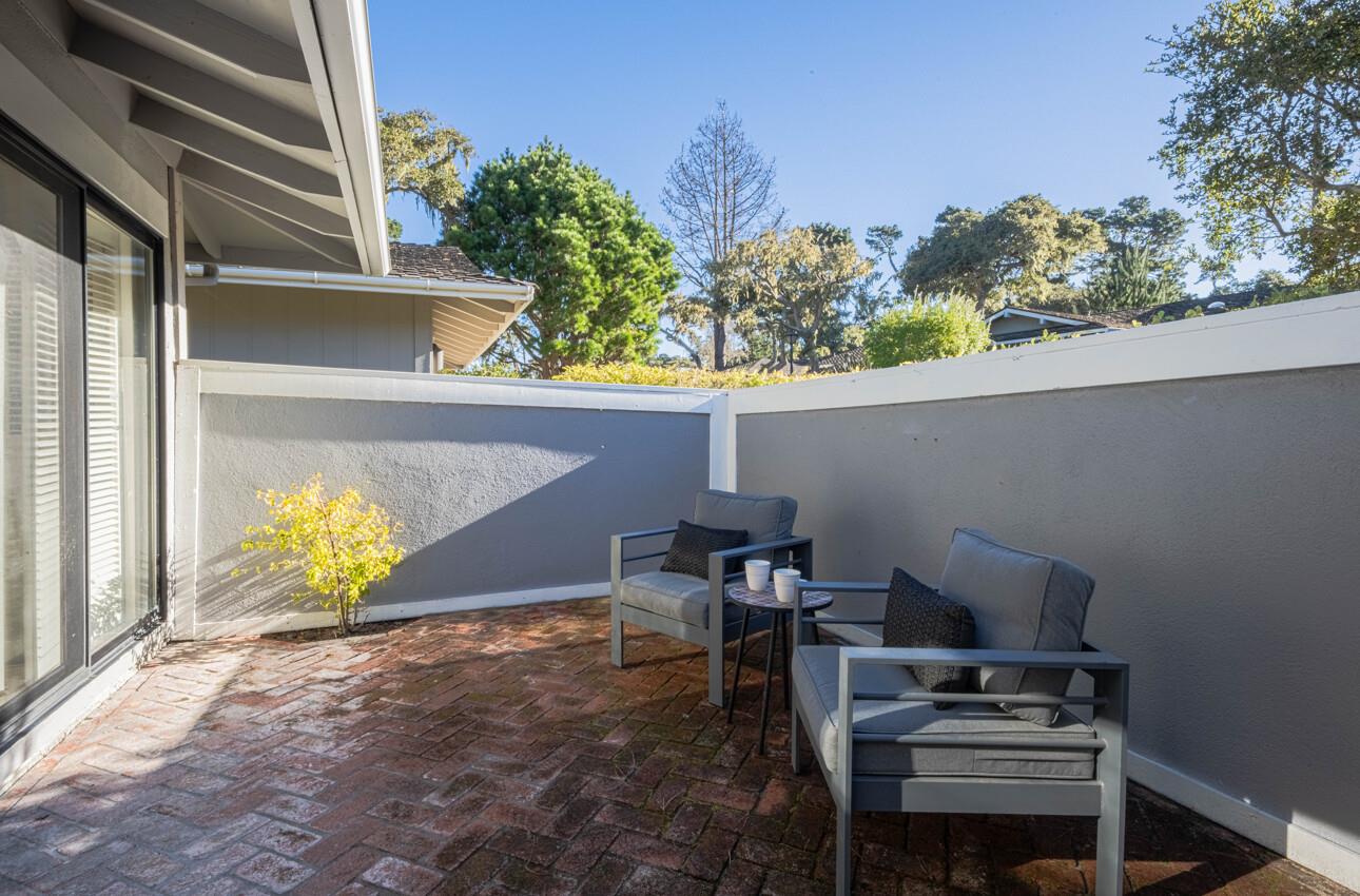 Detail Gallery Image 14 of 40 For 33 Country Club Gate, Pacific Grove,  CA 93950 - 2 Beds | 2 Baths