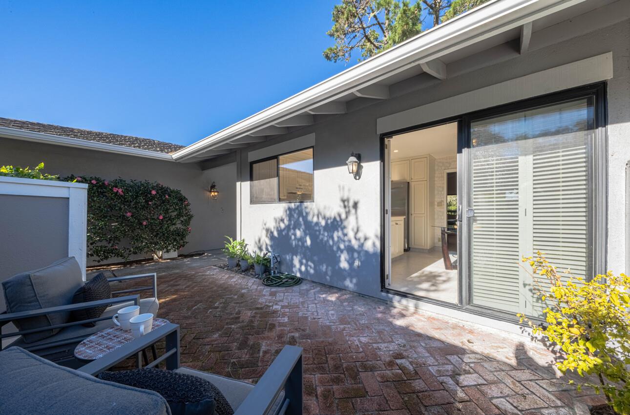 Detail Gallery Image 15 of 40 For 33 Country Club Gate, Pacific Grove,  CA 93950 - 2 Beds | 2 Baths