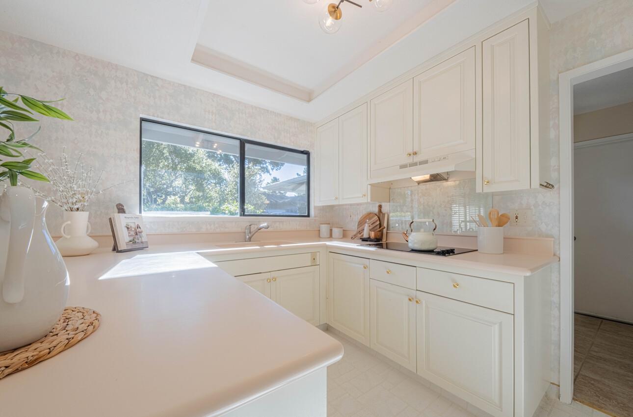 Detail Gallery Image 18 of 40 For 33 Country Club Gate, Pacific Grove,  CA 93950 - 2 Beds | 2 Baths