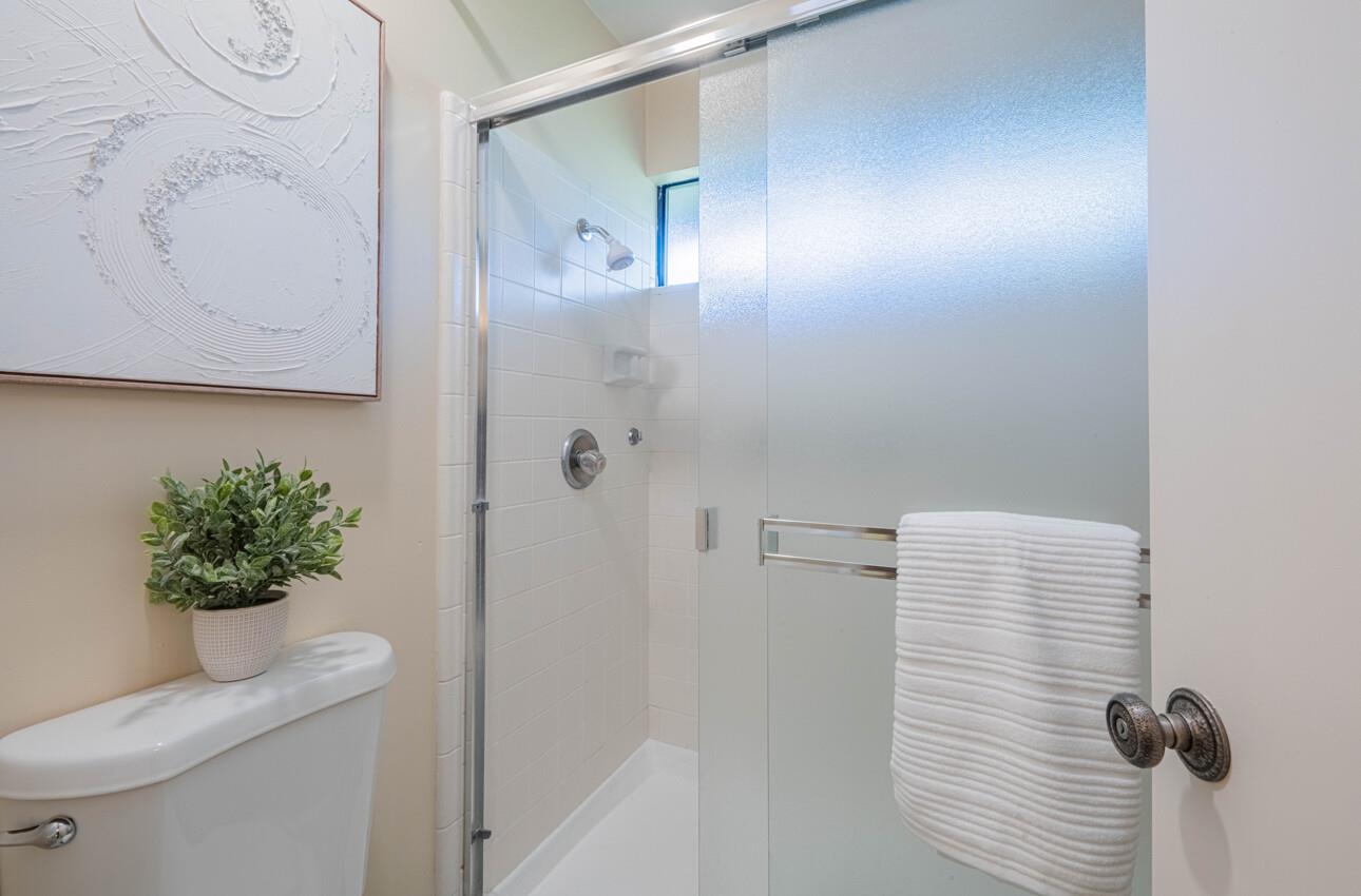 Detail Gallery Image 30 of 40 For 33 Country Club Gate, Pacific Grove,  CA 93950 - 2 Beds | 2 Baths