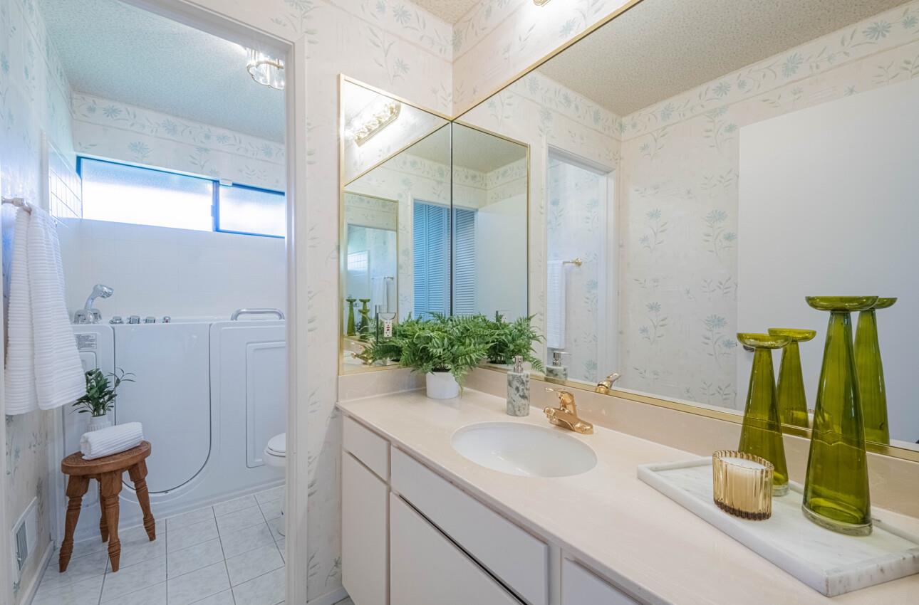 Detail Gallery Image 36 of 40 For 33 Country Club Gate, Pacific Grove,  CA 93950 - 2 Beds | 2 Baths