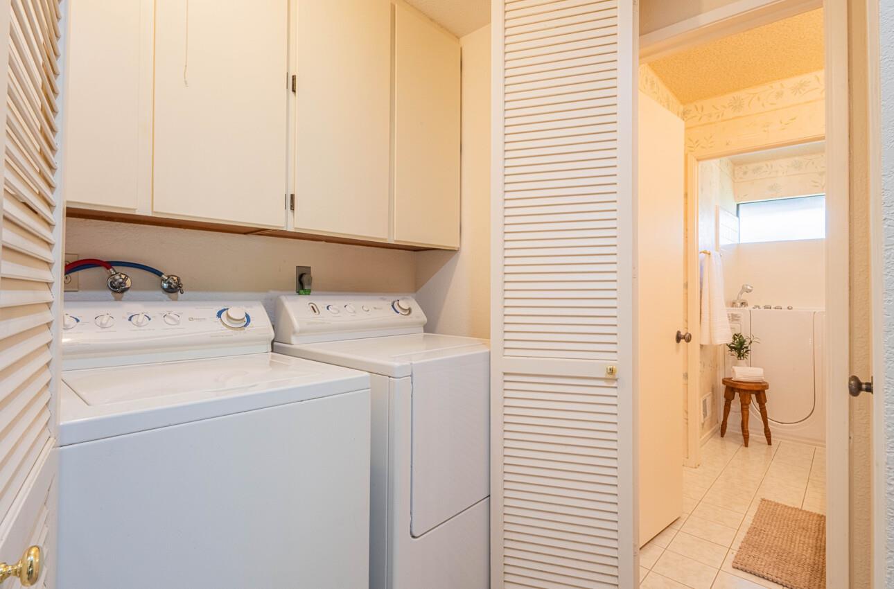 Detail Gallery Image 38 of 40 For 33 Country Club Gate, Pacific Grove,  CA 93950 - 2 Beds | 2 Baths