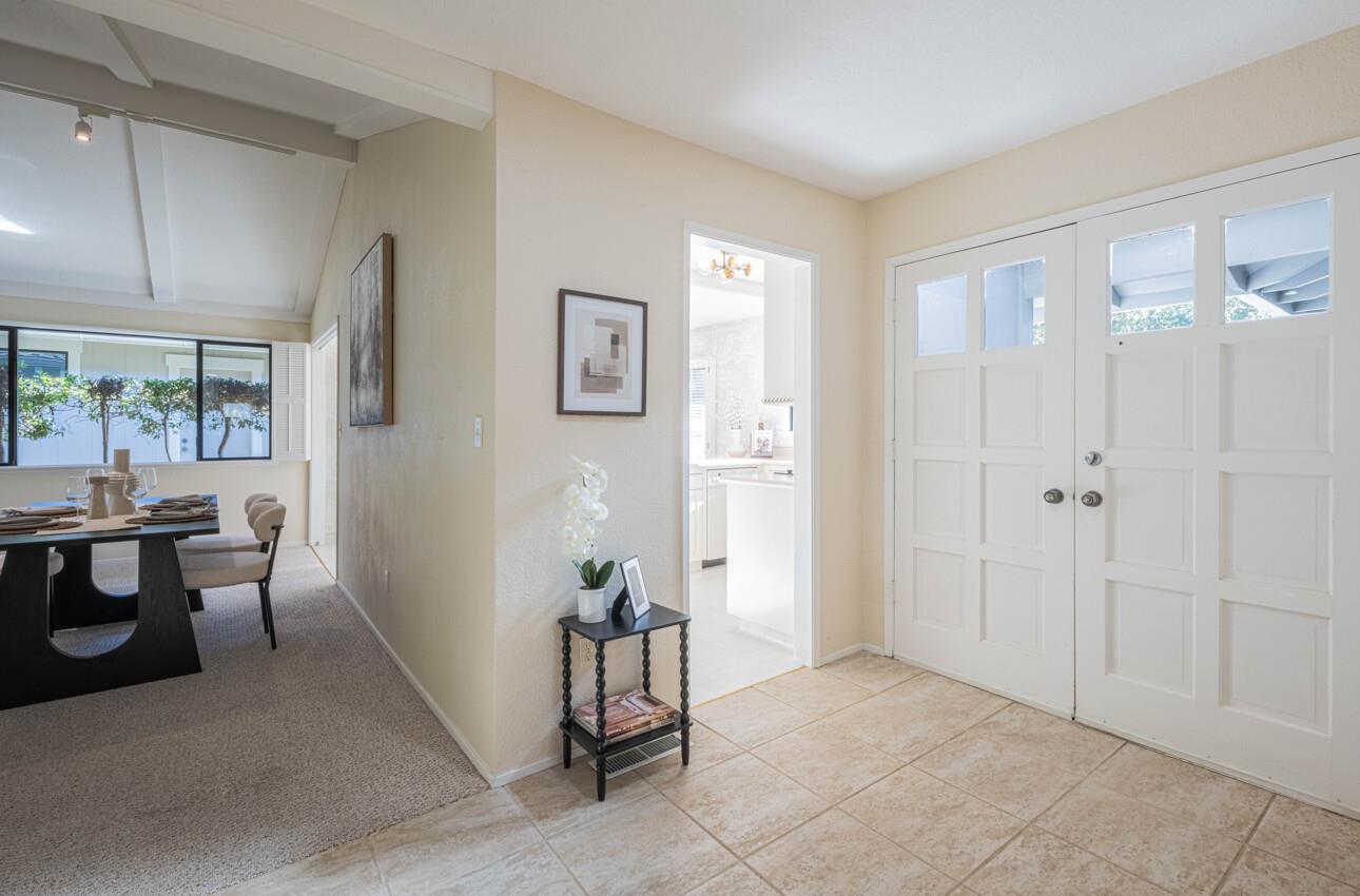 Detail Gallery Image 5 of 40 For 33 Country Club Gate, Pacific Grove,  CA 93950 - 2 Beds | 2 Baths