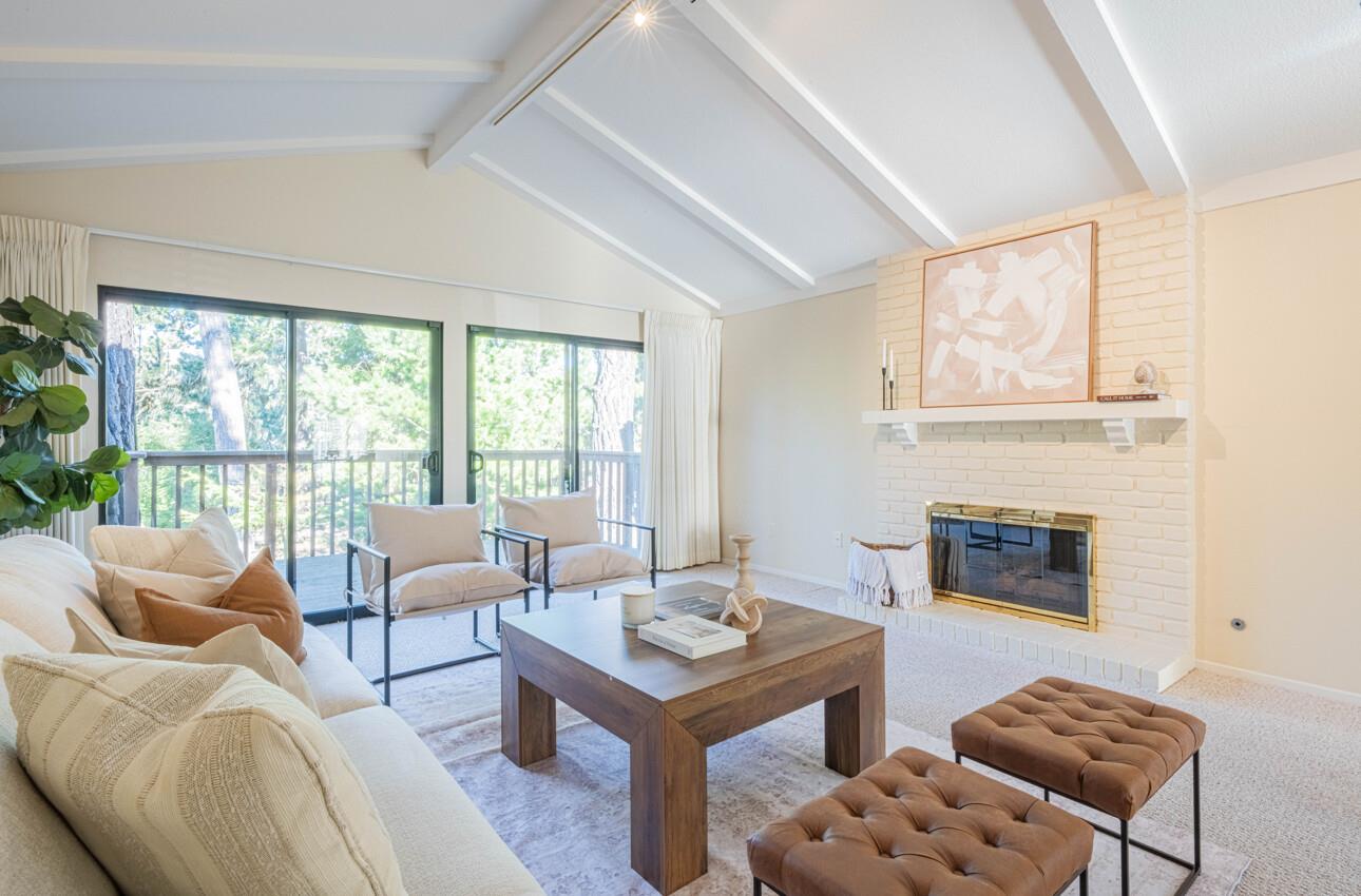 Detail Gallery Image 7 of 40 For 33 Country Club Gate, Pacific Grove,  CA 93950 - 2 Beds | 2 Baths