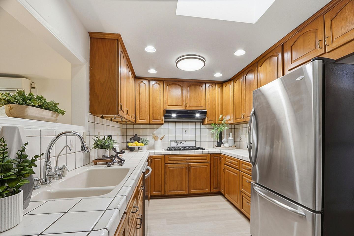 Detail Gallery Image 18 of 53 For 152 Florence St, Sunnyvale,  CA 94086 - 3 Beds | 2 Baths