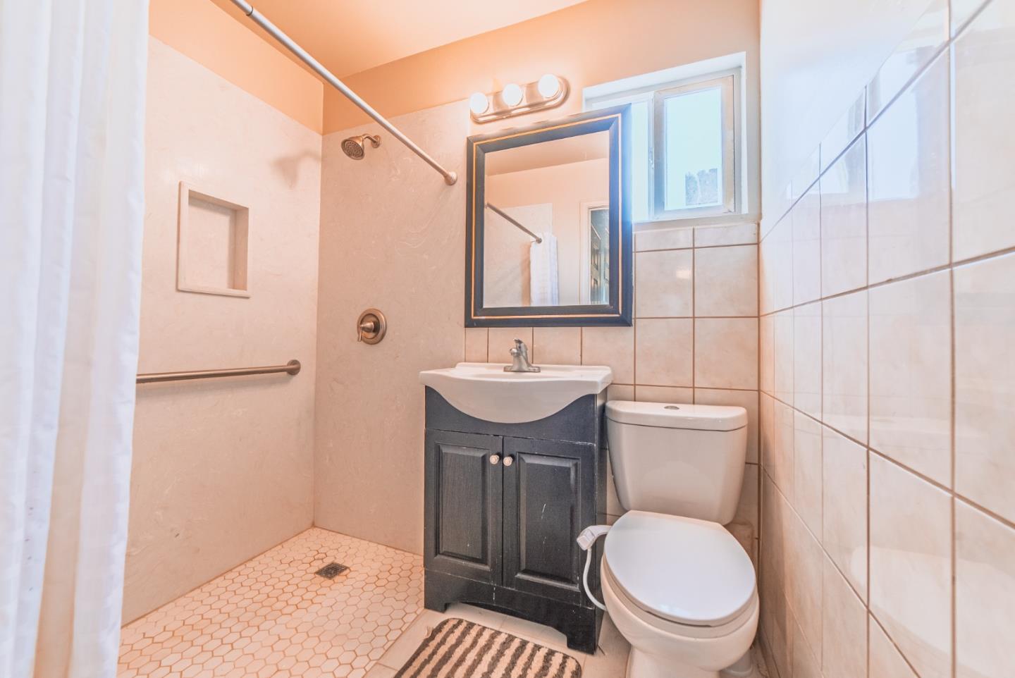 Detail Gallery Image 22 of 33 For 336 Rainier Dr, Salinas,  CA 93906 - 4 Beds | 2 Baths