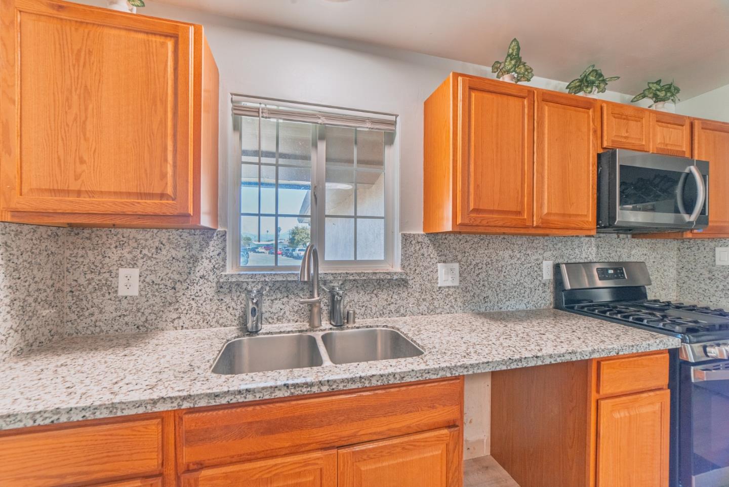 Detail Gallery Image 27 of 33 For 336 Rainier Dr, Salinas,  CA 93906 - 4 Beds | 2 Baths