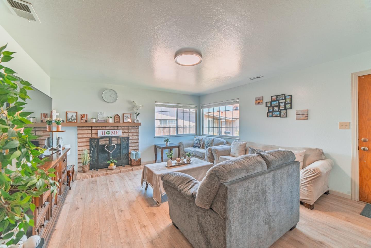 Detail Gallery Image 7 of 33 For 336 Rainier Dr, Salinas,  CA 93906 - 4 Beds | 2 Baths